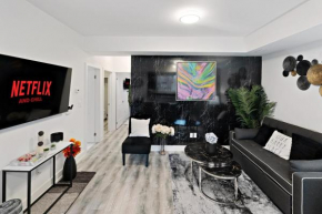 NEW Stylish 2BR Suite With Sofa Bed, 7 Mins to Niagara Falls and Sleeps 6